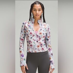 Lululemon Cropped Define Jacket *Nulu
Mood Wash Floral Max Multi